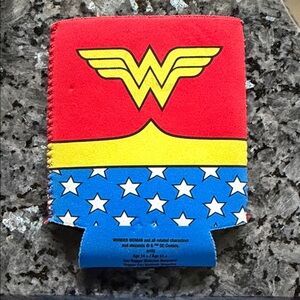 DC Comics Red and Blue Wonder Woman Can Holder 4” x 4” / 10cm x 10cm
